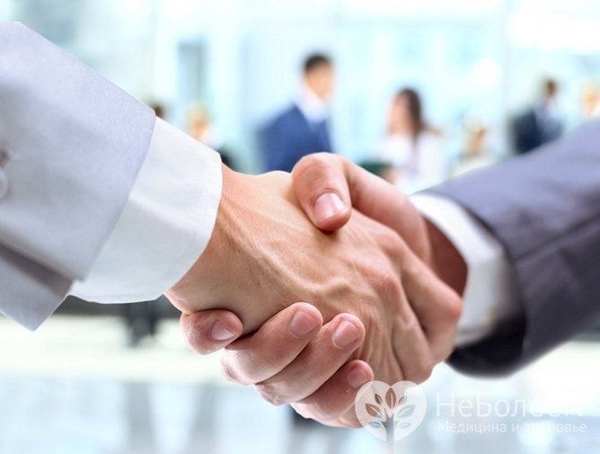 Гипергидроз ладоней усложняет социальную коммуникацию