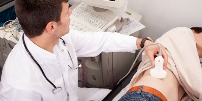 Пациенту проводят УЗИ почек